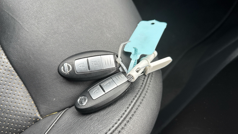 Nissan Juke 1.2 DiG-T Tekna 5dr Petrol Hatchback